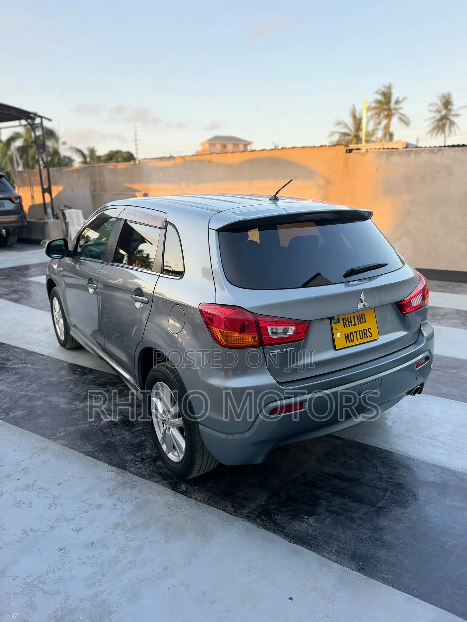 Mitsubishi RVR 2010 Silver