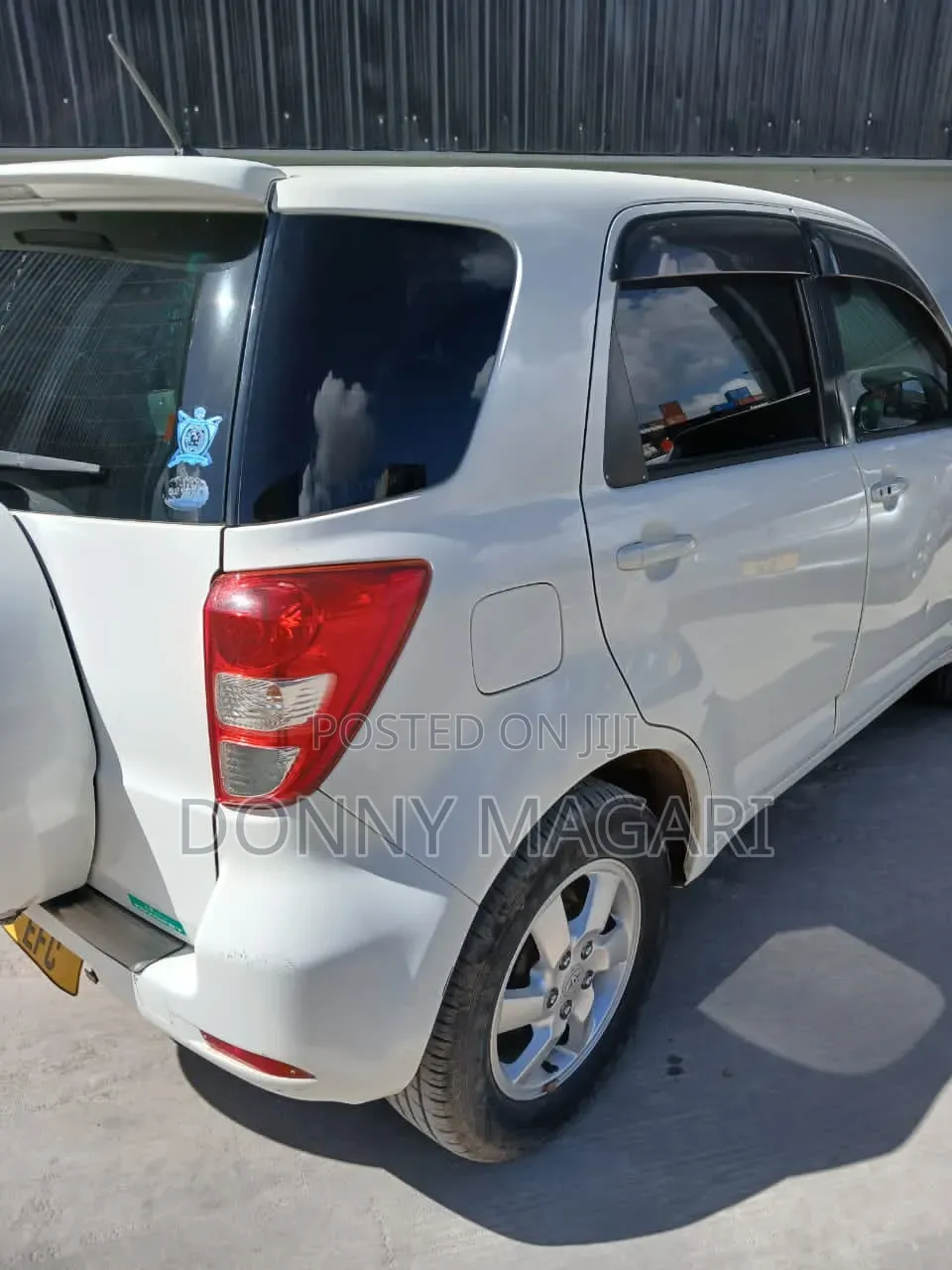 Toyota Rush 2010 White