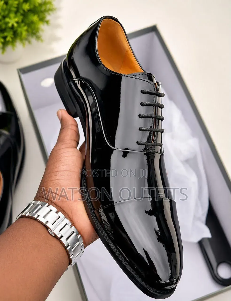 Salvatore Feragamo and DIOR Materials Design Men's Leather Shoes