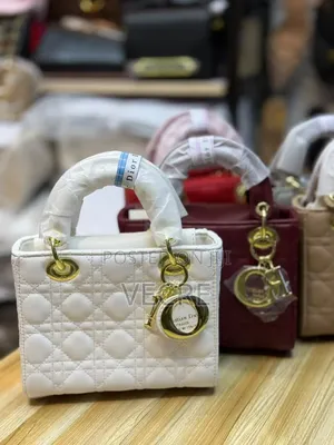 The Quality Material Handbags  With Luxury Look  