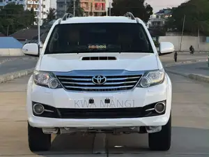 Toyota Fortuner 2015 White