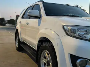 Toyota Fortuner 2015 White