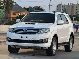 Toyota Fortuner 2015 White