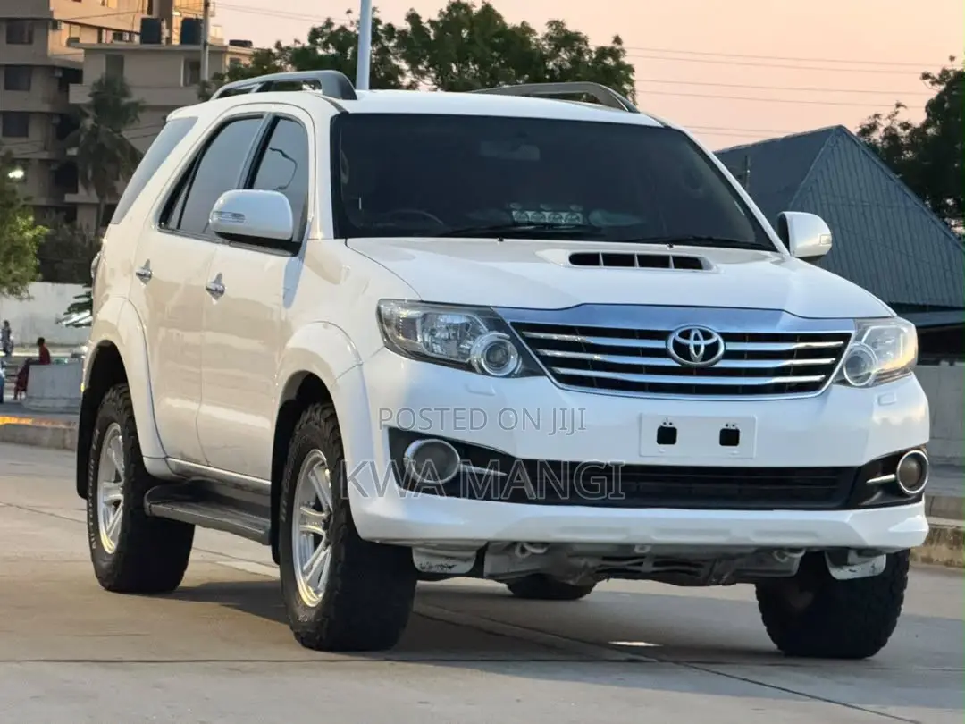 Toyota Fortuner 2015 White