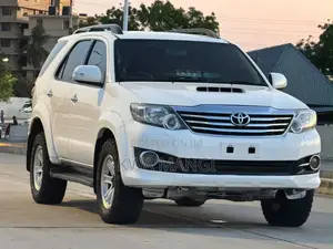 Toyota Fortuner 2015 White