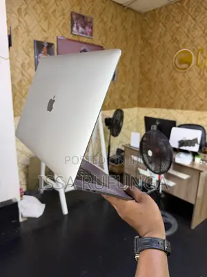 Laptop Apple MacBook Pro 2019 32GB Intel Core i9 SSD 512GB