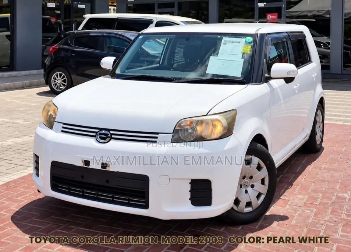 Toyota Corolla Rumion 2011 White