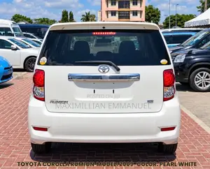 Toyota Corolla Rumion 2011 White
