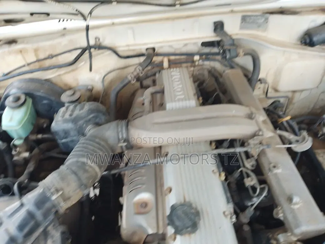 Toyota Land Cruiser 2007 White
