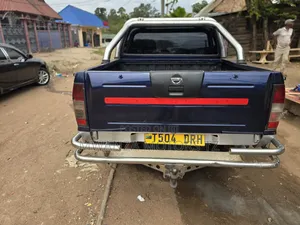 Nissan Hardbody 2005 Blue
