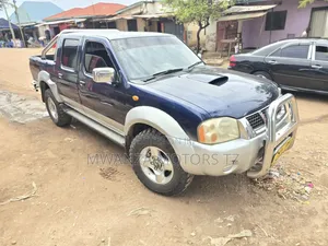 Nissan Hardbody 2005 Blue