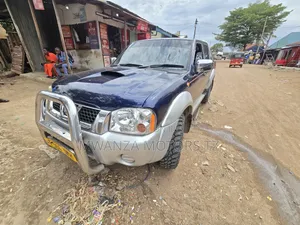 Nissan Hardbody 2005 Blue