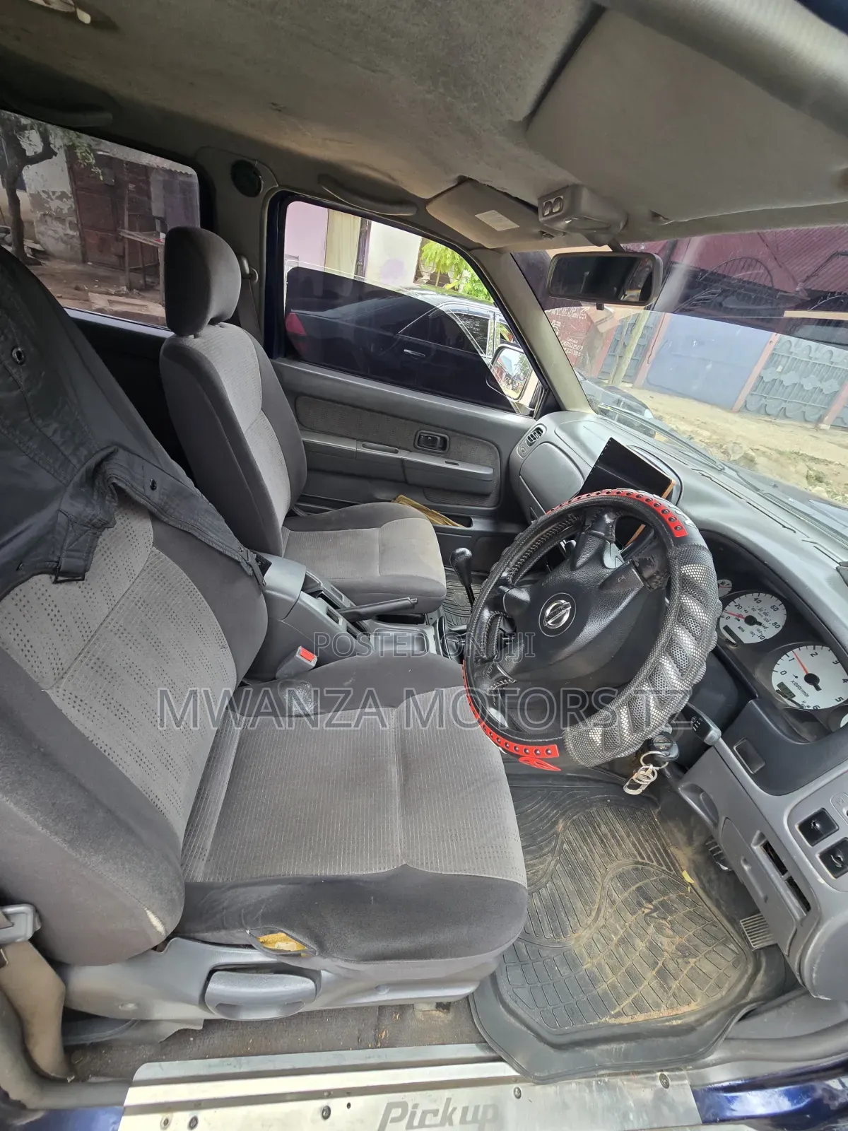 Nissan Hardbody 2005 Blue