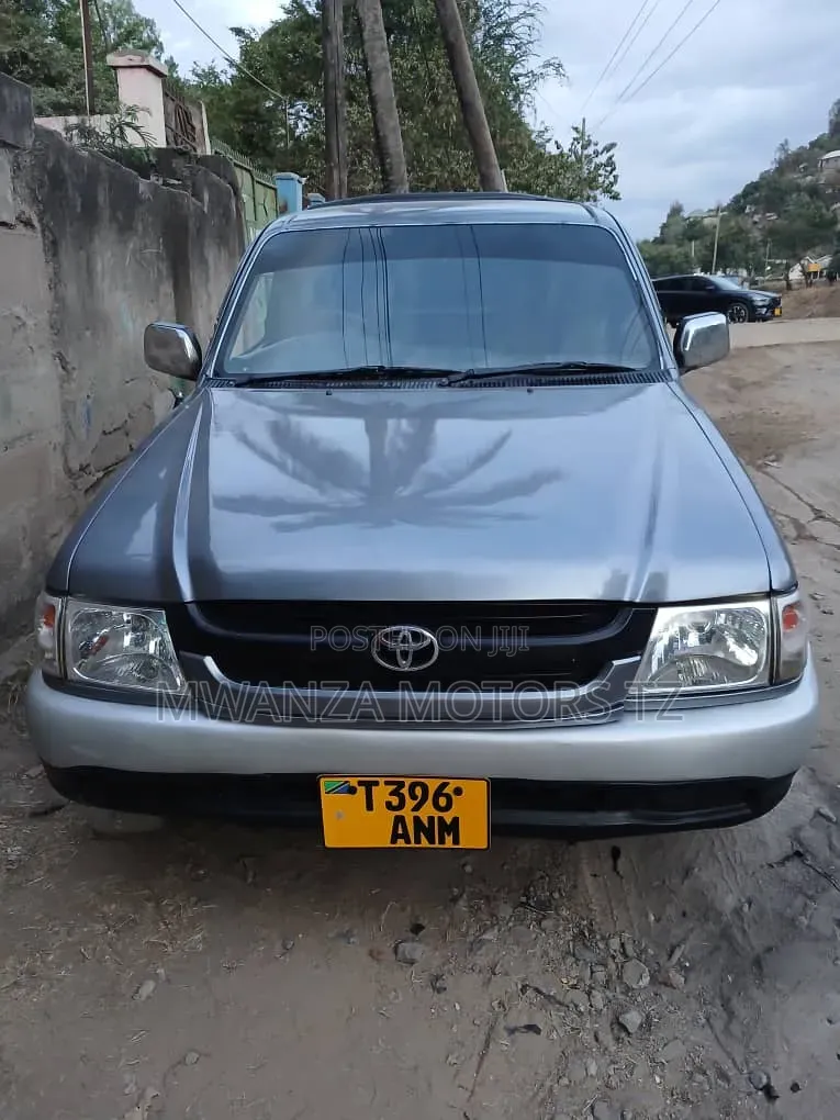 Toyota Hilux 1999 Beige