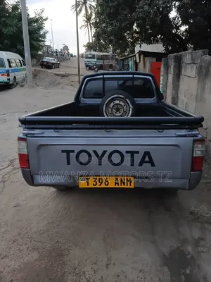 Toyota Hilux 1999 Beige