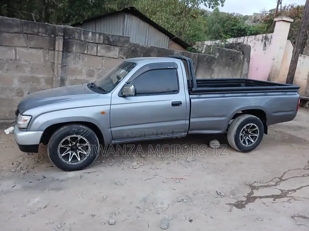Toyota Hilux 1999 Beige