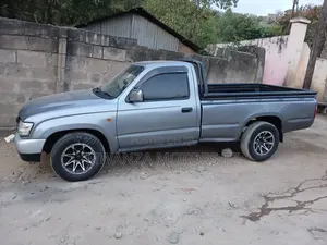 Toyota Hilux 1999 Beige
