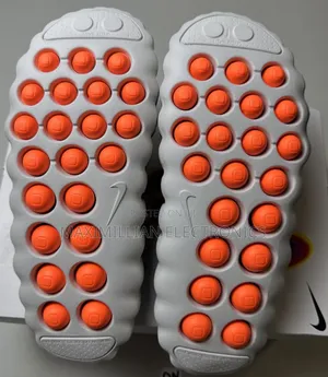 Nike Mind 001
