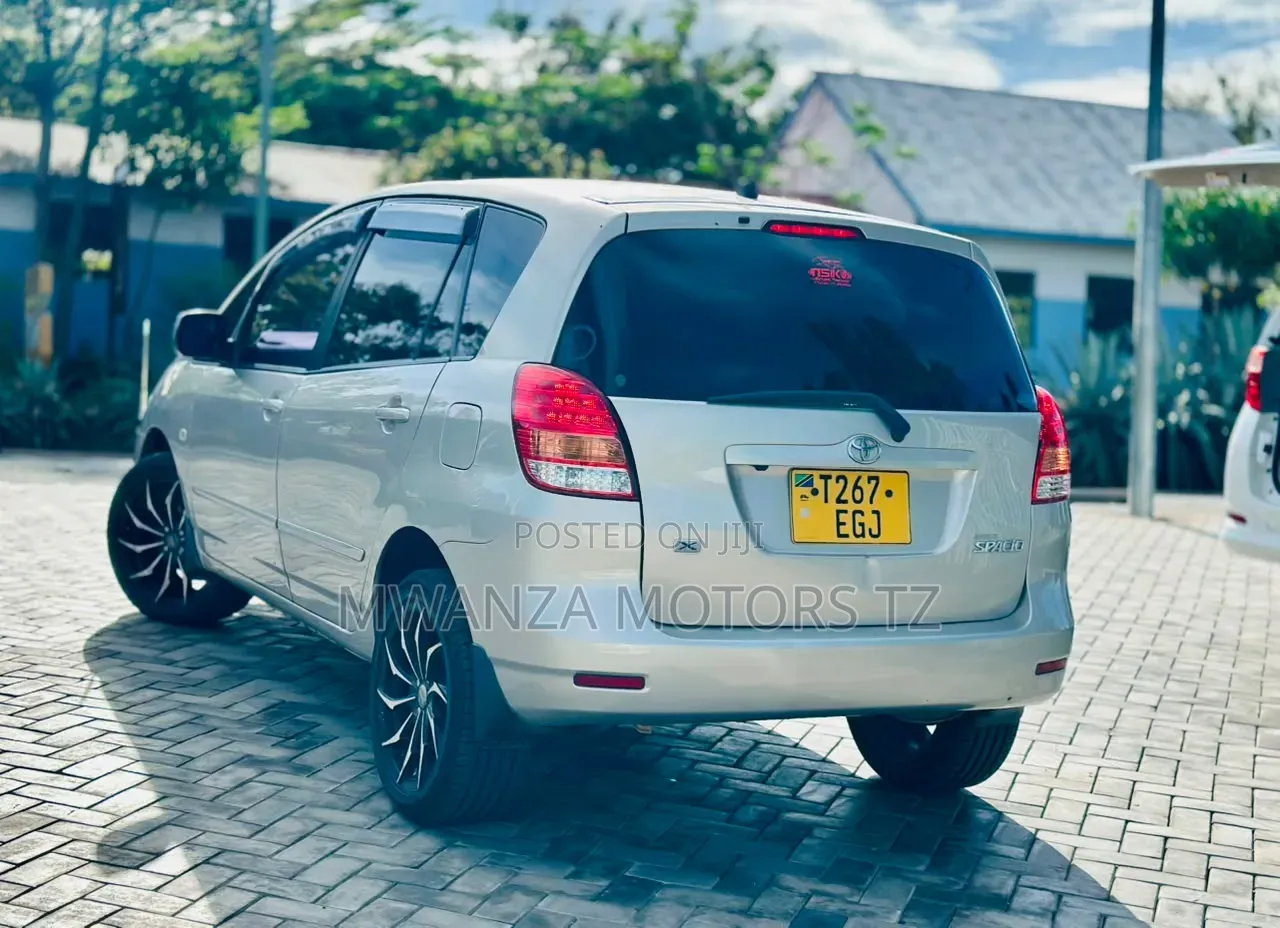 Toyota Corolla Spacio 2003 Silver
