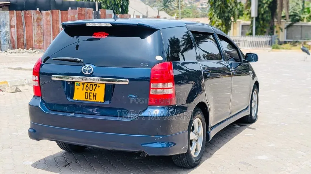 Toyota Wish 2006 Blue