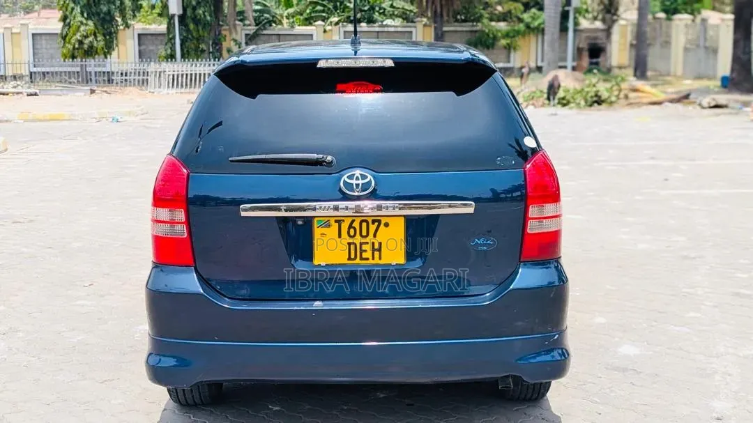Toyota Wish 2006 Blue