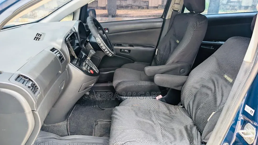 Toyota Wish 2006 Blue