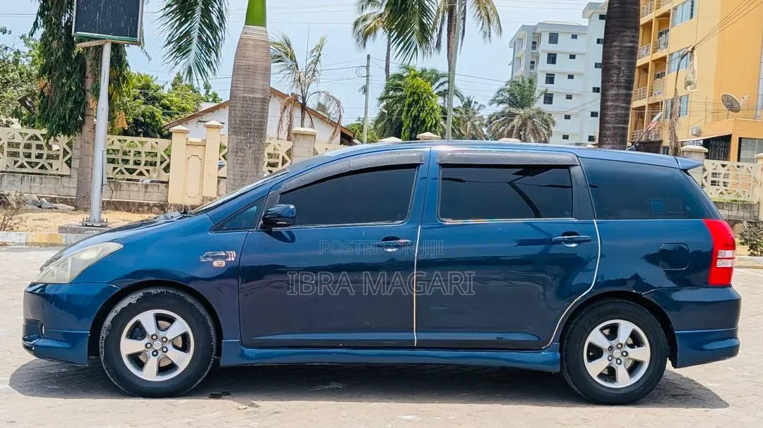 Toyota Wish 2006 Blue