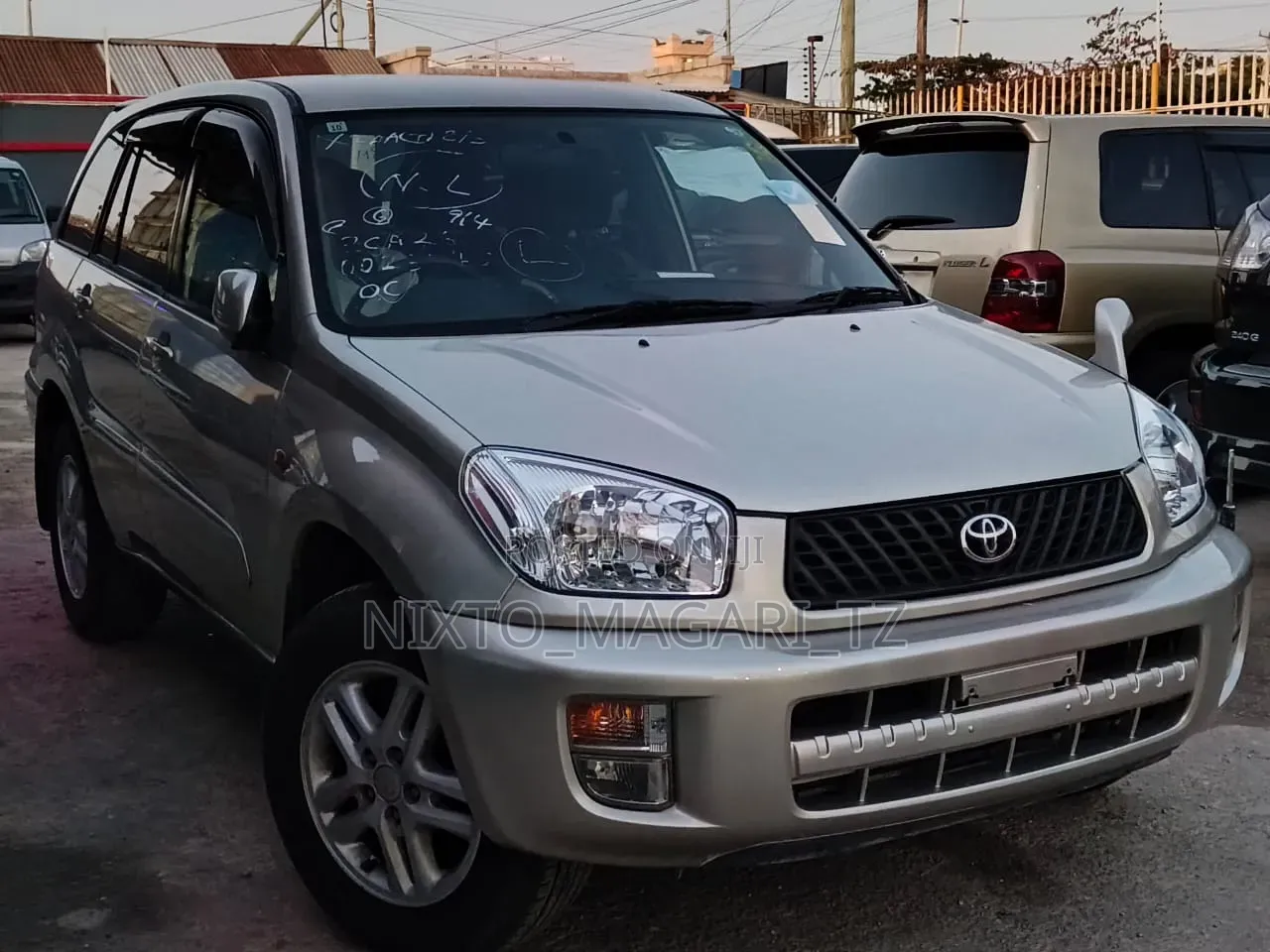 Toyota RAV4 2002 Gold