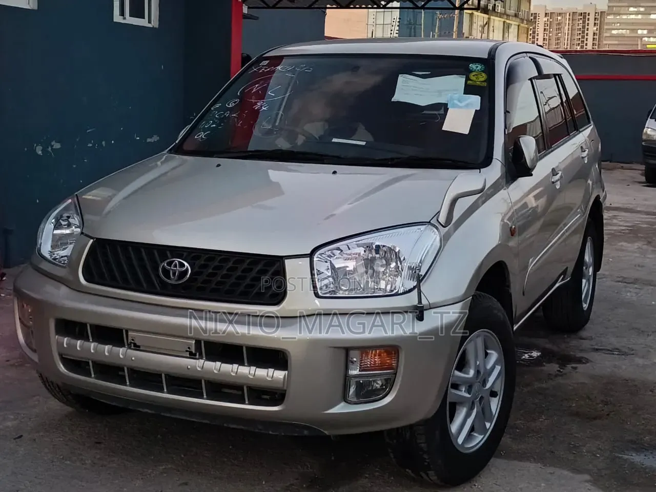 Toyota RAV4 2002 Gold