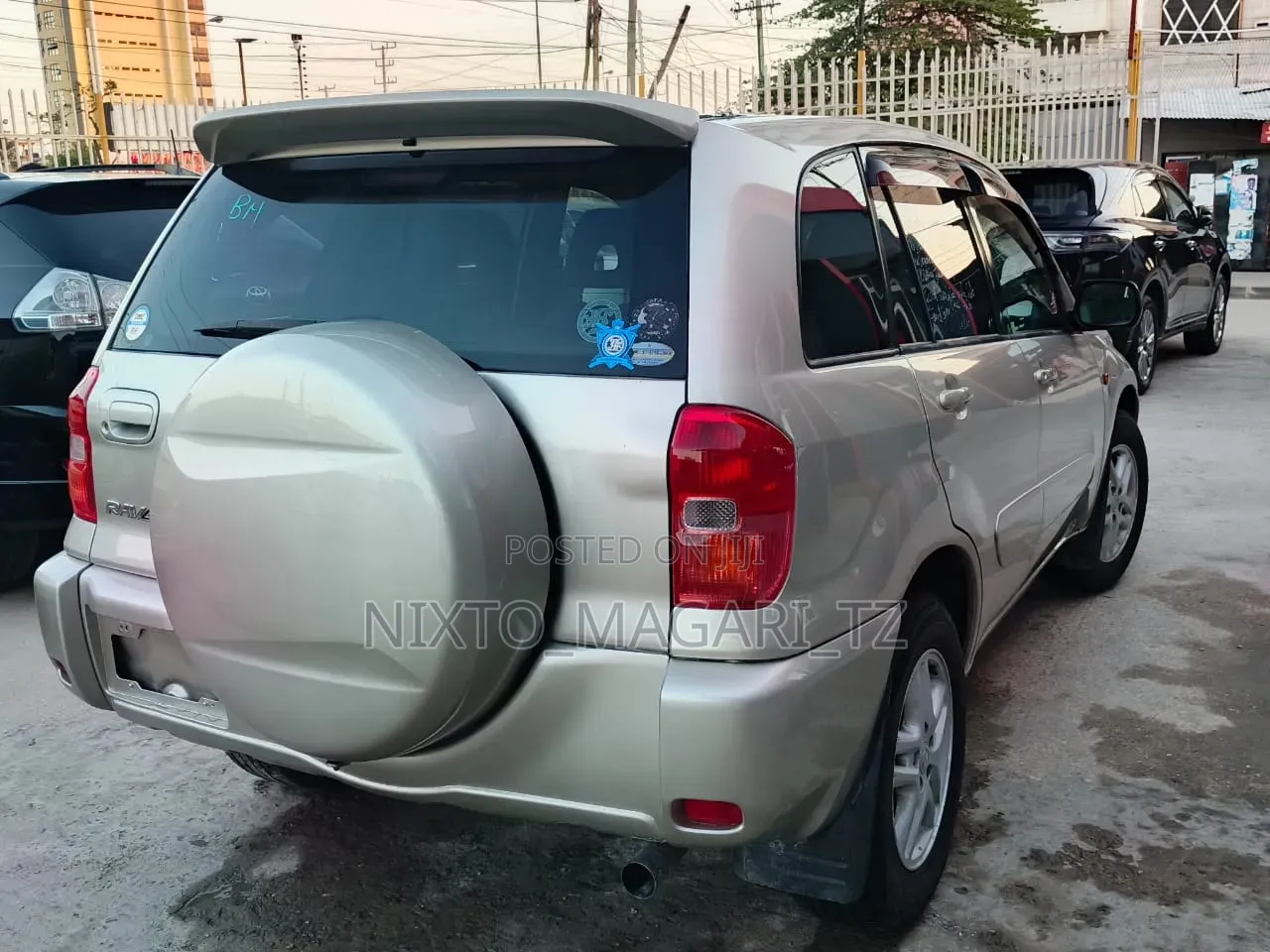 Toyota RAV4 2002 Gold