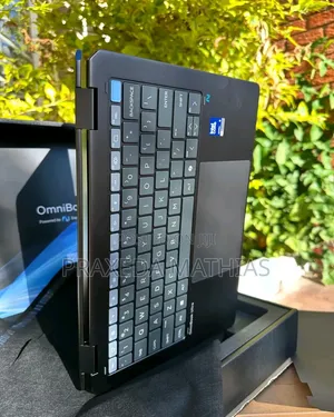 Laptop HP OmniBook Ultra Flip 14" 32GB Intel Core Ultra 9 SSD 1T