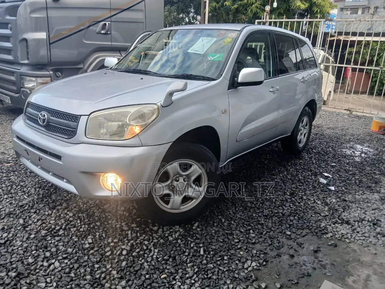Toyota RAV4 2002 Gold