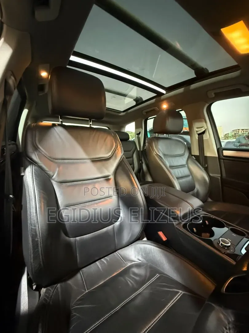 Volkswagen Touareg 2012 Black
