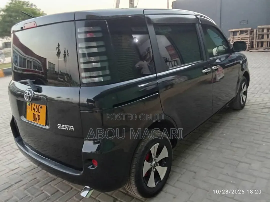Toyota Sienta 1.5 AWD 2004 Black