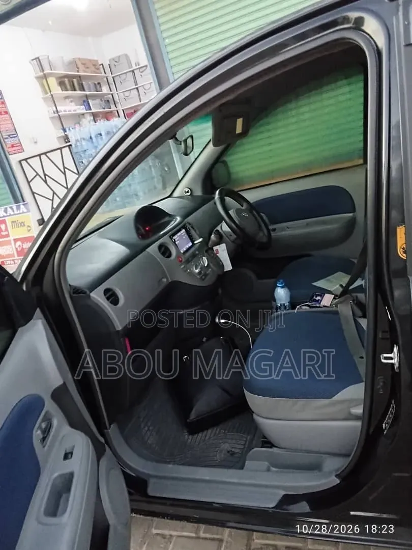 Toyota Sienta 1.5 AWD 2004 Black