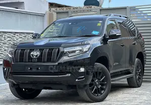 Toyota Land Cruiser Prado 2023 Black