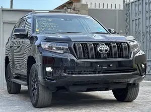 Toyota Land Cruiser Prado 2023 Black