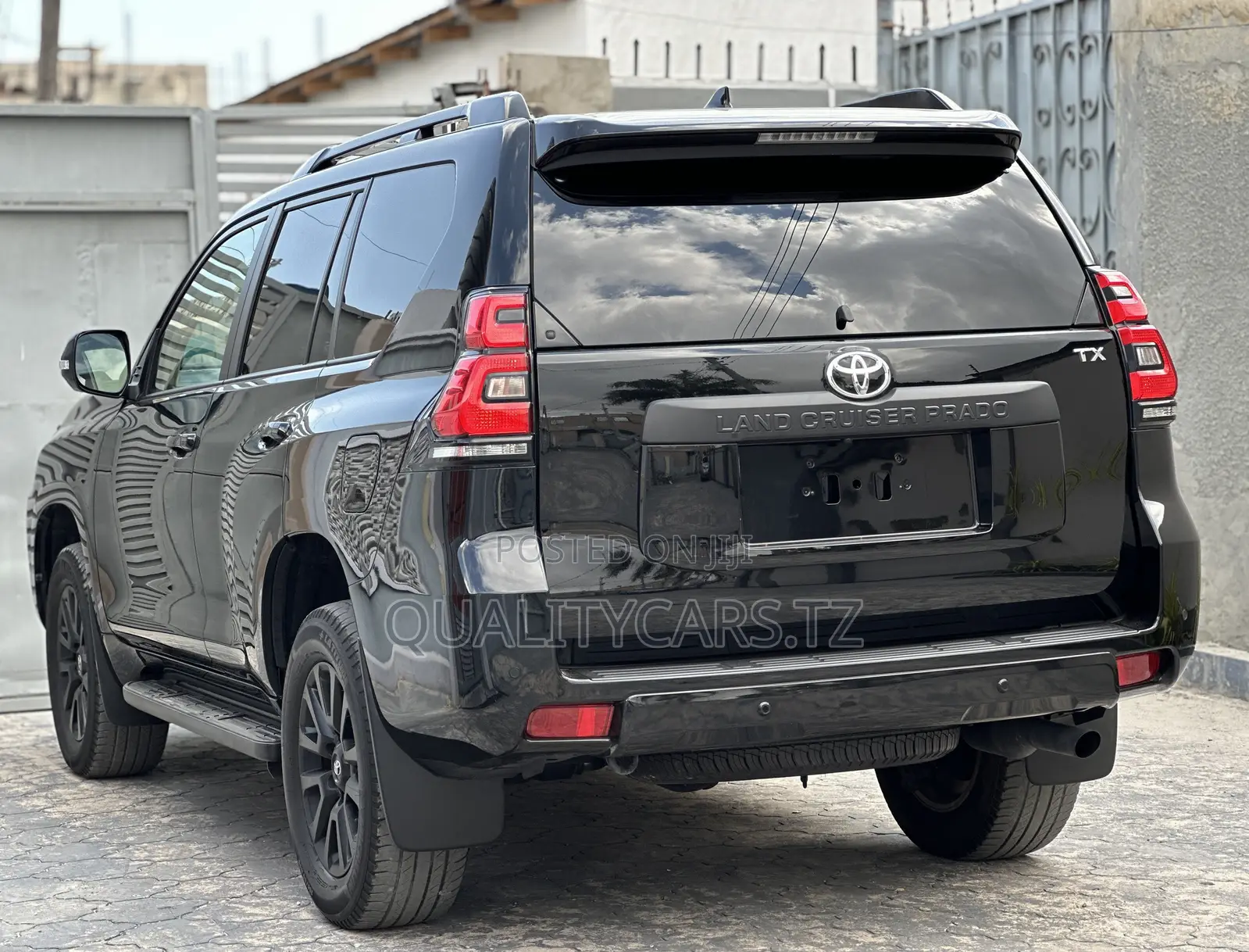 Toyota Land Cruiser Prado 2023 Black