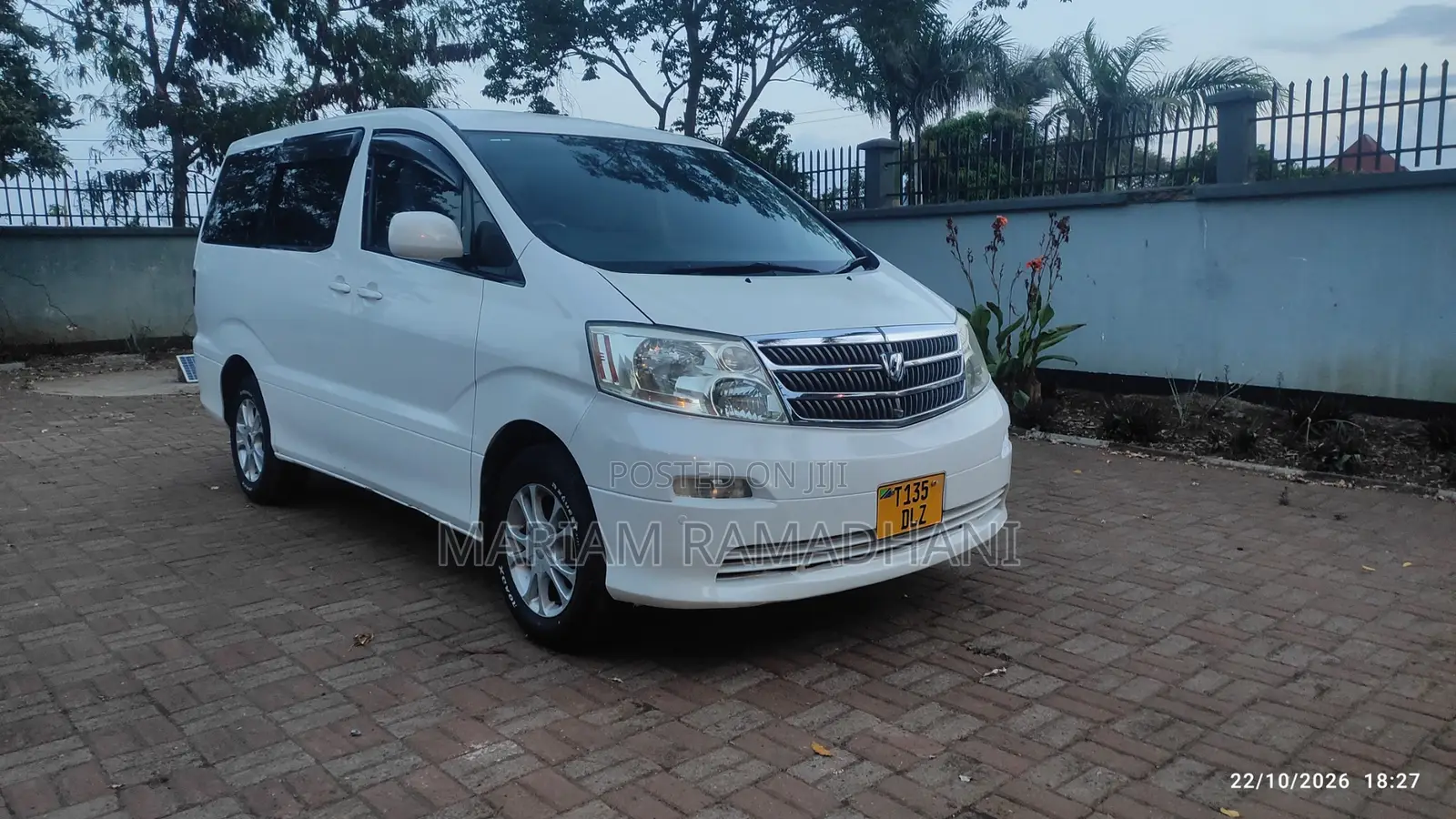 Toyota Alphard 2.4 Petrol AWD 2003 White