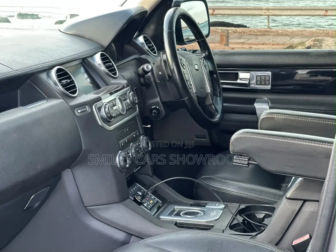 Land Rover Discovery 2013 Gray