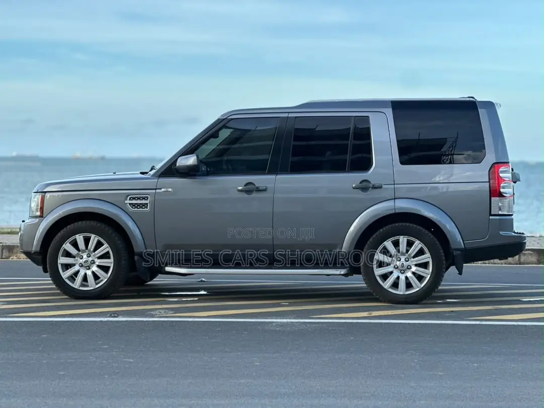 Land Rover Discovery 2013 Gray