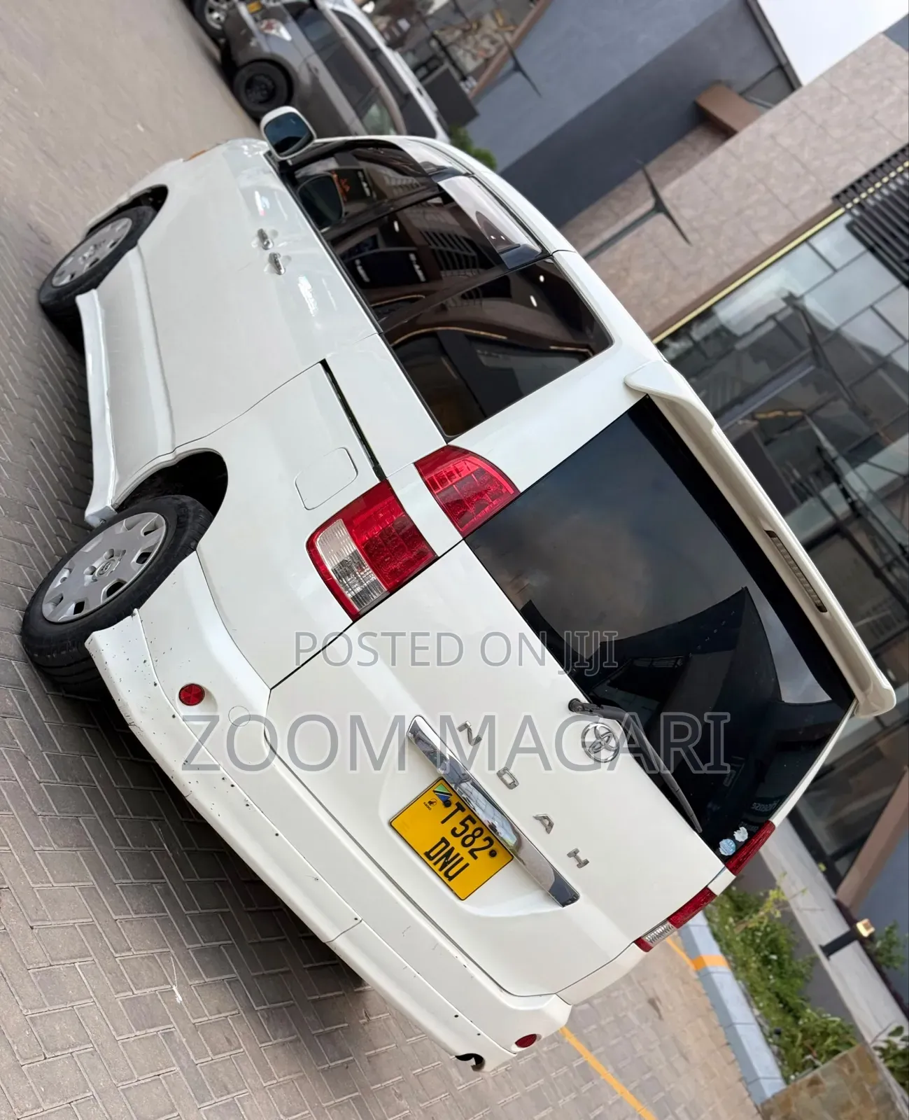 Toyota Noah 2006 White