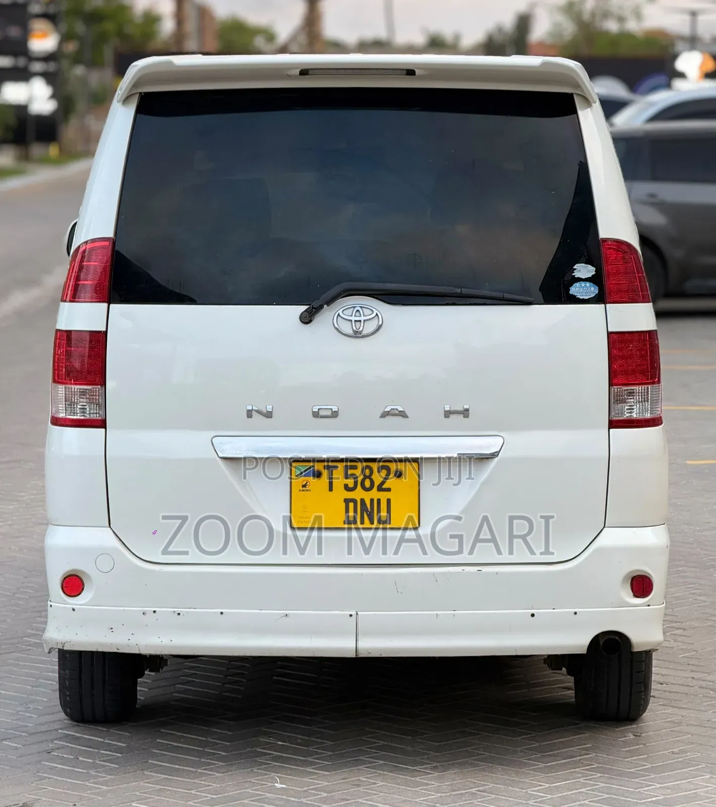 Toyota Noah 2006 White