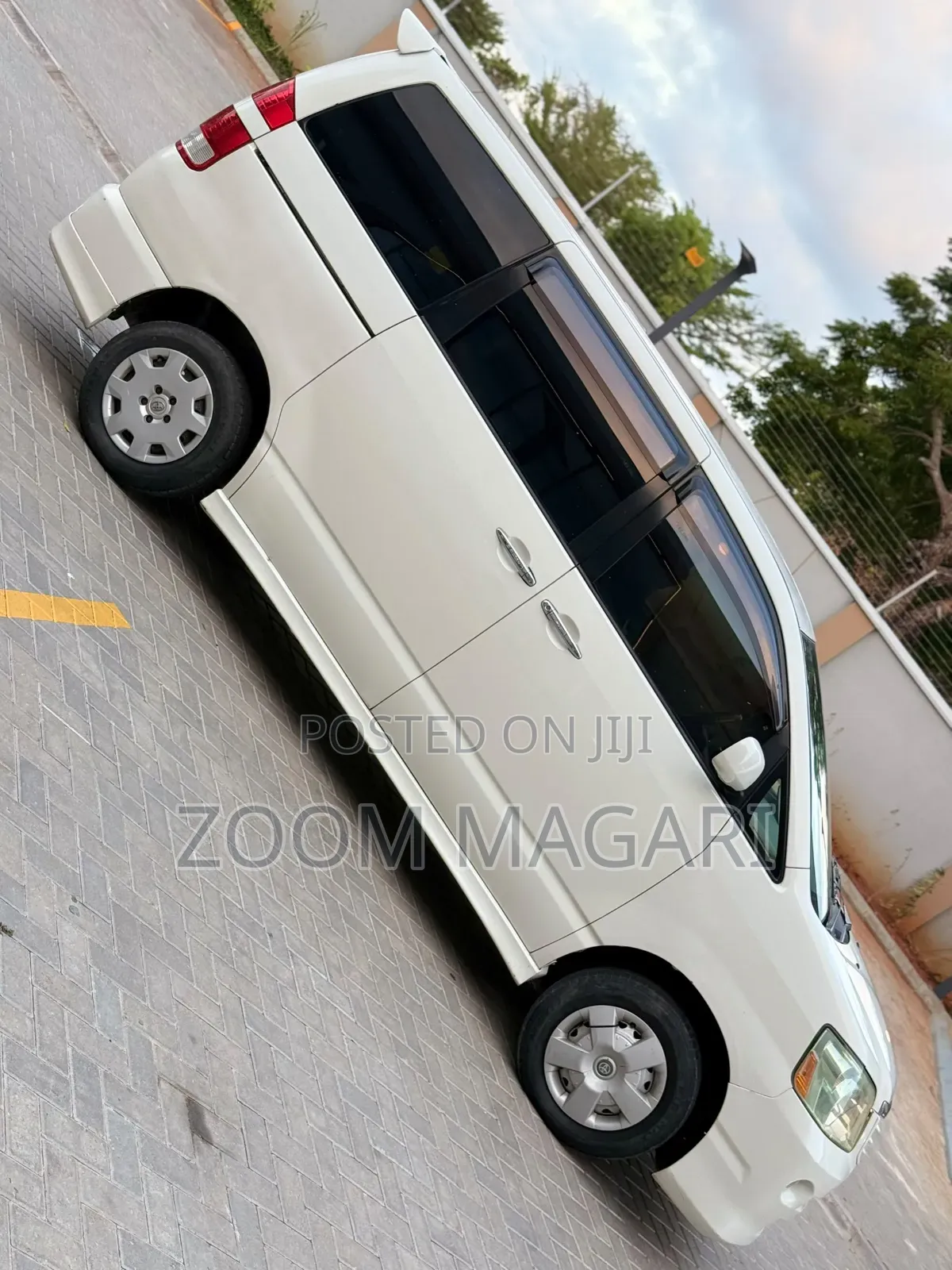 Toyota Noah 2006 White