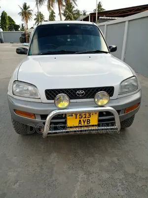 Toyota RAV4 1999 White