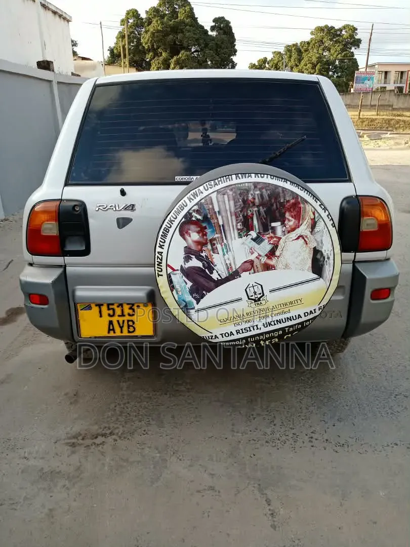 Toyota RAV4 1999 White