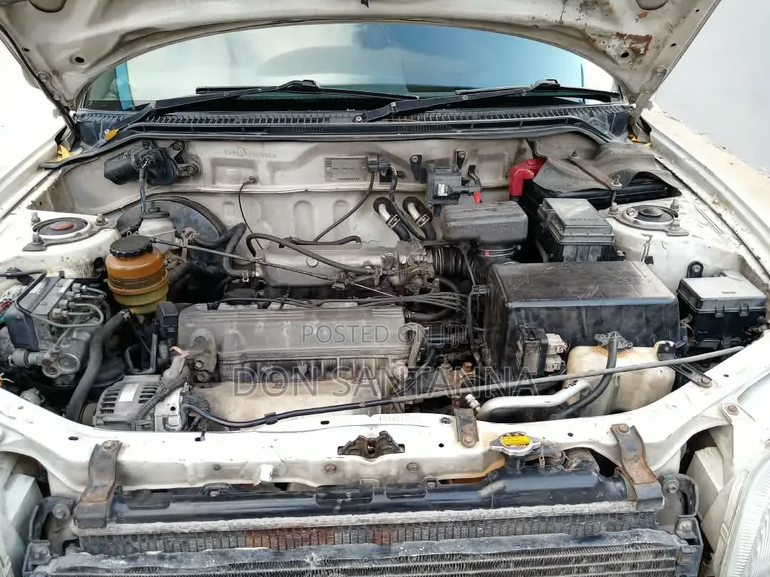 Toyota RAV4 1999 White