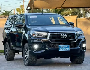 Toyota Hilux 2019 Black