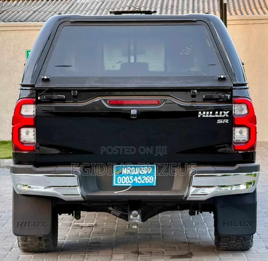 Toyota Hilux 2019 Black