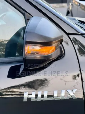 Toyota Hilux 2019 Black